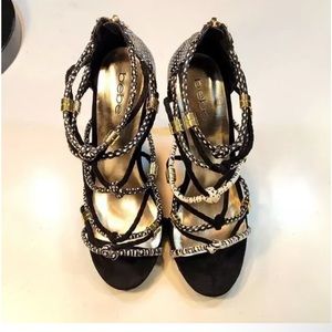 Super Cute Bebe heel. Comfortable and great for the summer time.